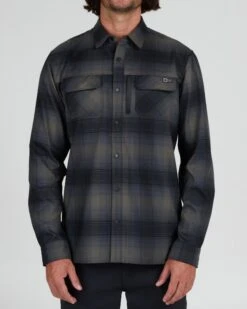 Salty Crew Fathom Black Tech Flannel